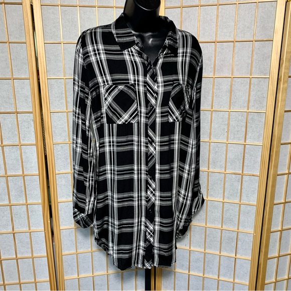 South Moon Under Extra Long B&W Plaid Button Down Shirt - Picture 1 of 8